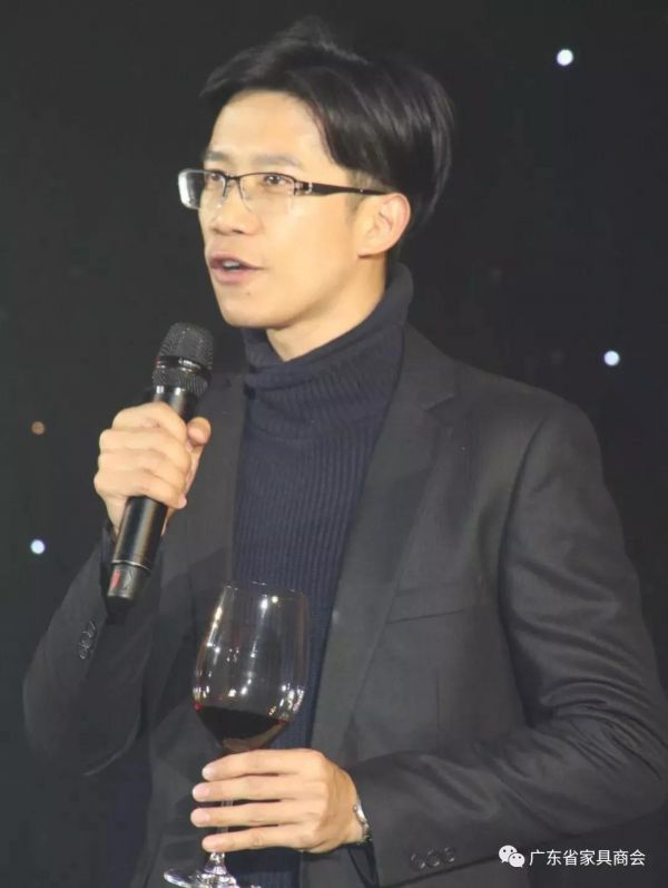  广州壹糖网络科技有限公司联合创始人谭毅先生上台祝酒