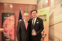 【YASLAN墙布】雅诗澜走向国际，荣获全球家具业ISHTAR奖