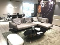 那些开劳斯莱斯和法拉利的人，家里都用什么沙发？