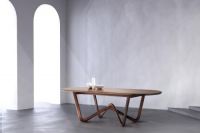 用一张RolfBenz餐桌在伦敦市中心把老味道留下来