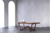 用一张Rolf Benz餐桌在伦敦市中心把老味道留下来