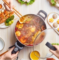 小熊电器电火锅边煮边吃 开启聚餐简单模式