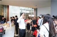 【首日盛况】建博会上再定义实木定制 玛格“实木·无界”磅礴而来！