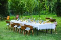 曲美家居开启夏日约会，探秘餐桌美学中的美好生活