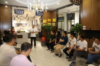 新浪家居品质家装大赛工长走进元素定制凤凰城店