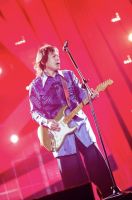 老板电器献礼40周年 携手伍佰沈阳开唱 燃爆全场