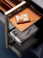 ​高配生活的定义——悍高阿玛尼衣柜五金，不负此生的优雅尊贵