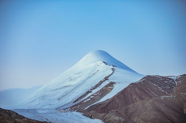 华耐登山队再出发！|新队员挑战人生中的第一座6000米以上雪山