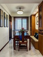 沉稳中的简洁感