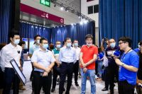 深圳时尚家居设计周，优梵艺术超万人共建“数字与塑料”大型公益艺术装置