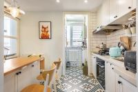 80㎡爆改4室2厅，楼梯间改玄关柜，进门就是