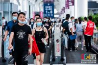 东莞福禄源谢黎，出席深圳家居设计周，并斩获设计大奖