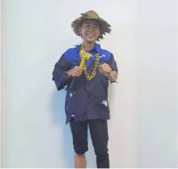 小伙带10万现金去龙岩，结果遭万人哄抢