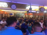 小伙带10万现金去龙岩，结果遭万人哄抢