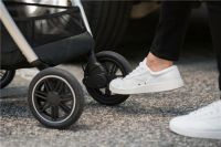 Nuna TRIV婴儿推车焕新上市，明星同款再启新风潮