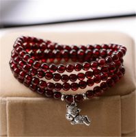 石榴石手链佩戴的忌讳 石榴石手链代表什么