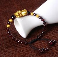 石榴石手链佩戴的忌讳 石榴石手链代表什么