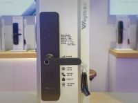 发现家里宠物会自己开门以后，我决心换一把智能锁