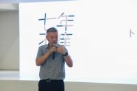 创新设计联盟车建芳主席一行莅临书香门地参观指导