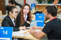 线上线下合力促国际贸易,古镇灯博会同期举办“全球买家采购行”线上展