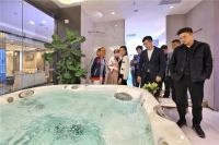 北京家居创二代峰会嘉宾莅临华耐家居星选馆参观交流