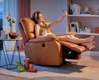 芝华仕网红单椅线上线下同价，功能家居带来舒适生活体验