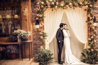 租婚纱多少钱 买婚纱一般需要多少钱