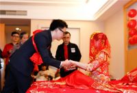 七字新婚联大全带横批 结婚当天新郎要注意哪些