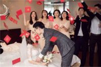 七字新婚联大全带横批 结婚当天新郎要注意哪些