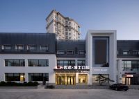 公牛爱眼照明：让眼角“光”彩照人