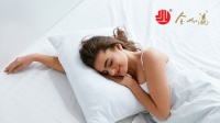 天然乳胶蚕丝枕头保障优质睡眠，金加瀛助你步入恋梦空间