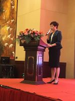 家的隆重开展经销商会议暨新品发布会！