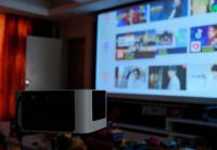 投影仪客厅背景墙设计案例,下套房就算和老婆撕破脸也要装!