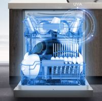 揭秘美的中式灭菌洗碗机光触媒技术，轻净新厨房的灵魂之选！