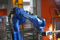 主动出击，逆势而上——访佳歌黄忠海