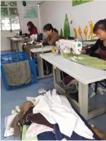 杭州德佑携手贝壳找房打造“暖冬计划”捐旧衣为流浪动物做暖垫