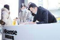 潮酷巡展！海信洗衣机玩转“蒸服”艺术