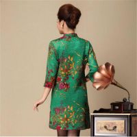 妈妈婚礼服冬装搭配 给妈妈买礼服要注意哪些