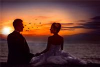 直接结婚好还是订婚好 订婚后要不要住男方家