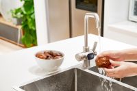 美的悦净净热一体机，暖心守护，温洗热饮一机享