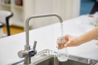 美的悦净净热一体机，暖心守护，温洗热饮一机享