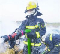 严寒中坚守，阿诗丹顿燃气壁挂炉向英雄致敬！