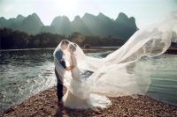 晒婚纱照配什么句子 如何选到满意的婚纱