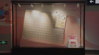 把真床垫搬进北京地铁站，这个“床垫换新故事展”太有意思了！