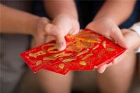 见面礼2000代表什么 第一次的见面礼该不该收