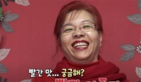 韩国女子痴迷红色，把家装成“红色帝国”！网友：卧室这么喜庆