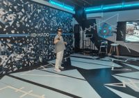 李建欣设计事务所创始人到访中鲨科技体验新科技HADO