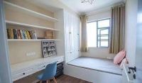 老婆坚持把衣柜装在“客厅走廊”，入住后真心实用，亲友纷纷效仿
