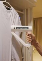 不足4平米的衣帽间，却塞下两人一年四季的衣物，这设计我服了