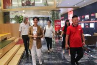 意大利驻华领事Ms Lucia Pasqualini鼓励大角鹿到意大利建设大理石瓷砖工厂